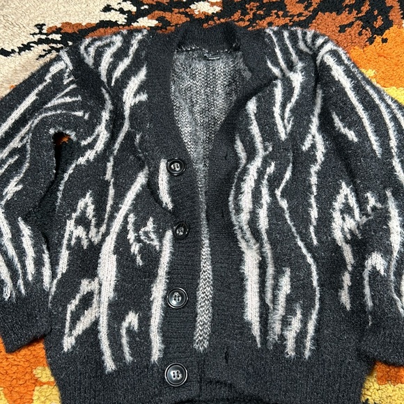 FOREVER 21, girl’s fuzzy cardigan!! - Picture 5 of 10